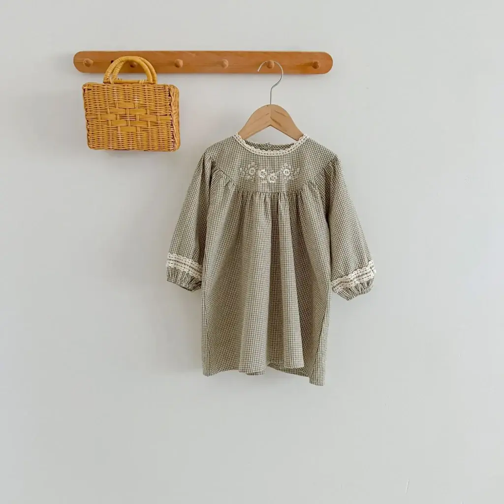 שמלה משובצת