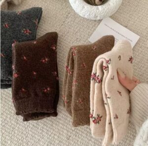 גרביים חורפיות עם פרחים |עד מידה 42