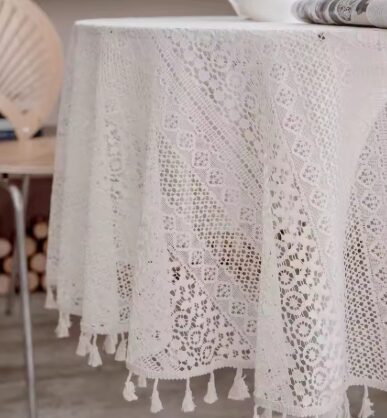 מפת תחרה עדינה לשולחן עגול